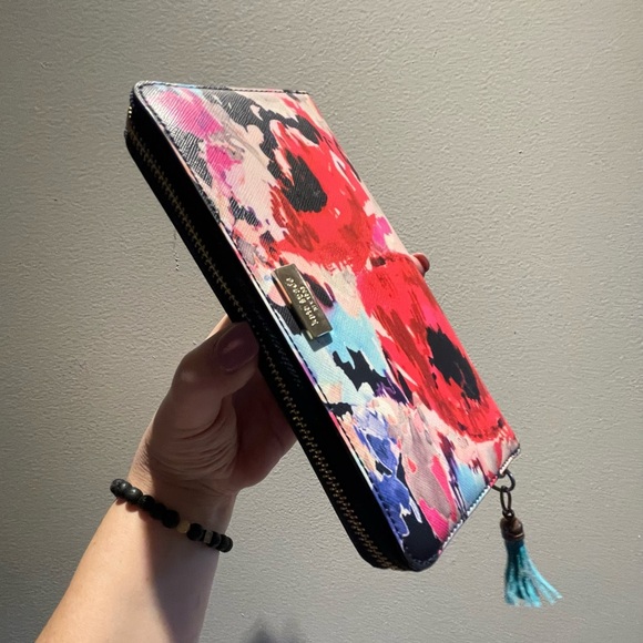 Kate Spade beauty. Gorgeous canvas. Multicolor zip wallet - Picture 5 of 16